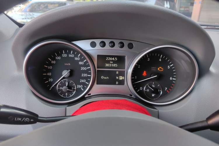 Used Mercedes-Benz M-Class 2010 ML 300 4MATIC Instrument Cluster