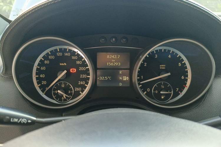 Used Mercedes-Benz M-Class 2010 ML 350 4MATIC Luxury Special Edition Instrument Cluster