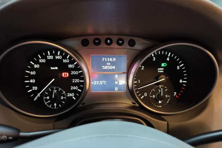 Used Mercedes-Benz M-Class 2010 ML 300 4MATIC Instrument Cluster