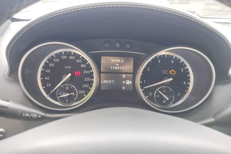 Used Mercedes-Benz M-Class 2010 ML 350 4MATIC Luxury Model Instrument Cluster