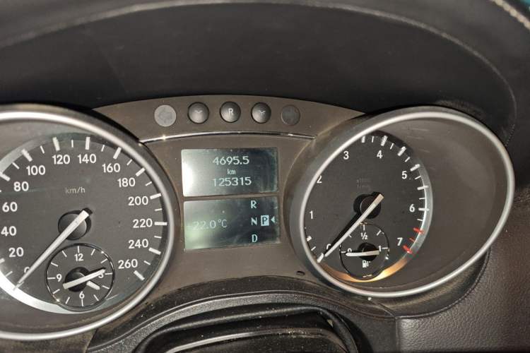 Used Mercedes-Benz M-Class 2010 ML 350 4MATIC Luxury Model Instrument Cluster