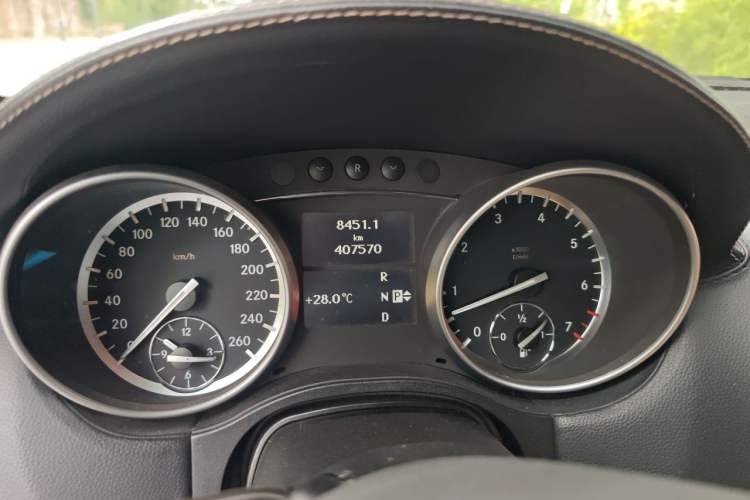 Used Mercedes-Benz M-Class 2010 ML 350 4MATIC Luxury Model Instrument Cluster