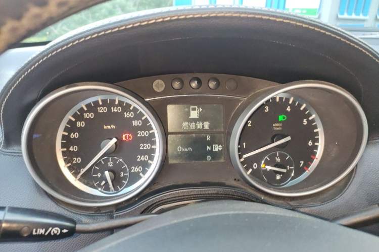 Used Mercedes-Benz M-Class 2010 ML 350 4MATIC Luxury Special Edition Instrument Cluster