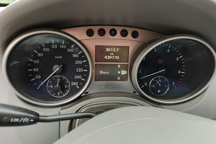 Used Mercedes-Benz M-Class 2010 ML 300 4MATIC Instrument Cluster