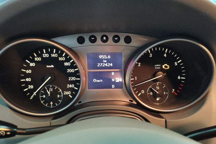 Used Mercedes-Benz M-Class 2010 ML 300 4MATIC Instrument Cluster