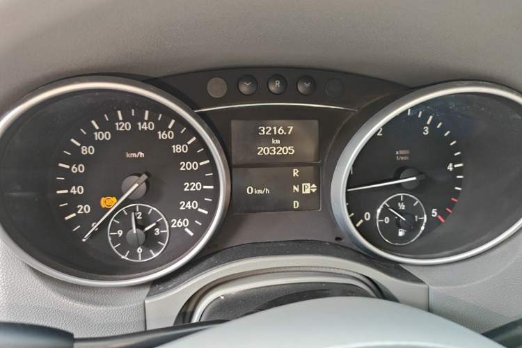 Used Mercedes-Benz M-Class 2010 ML 300 4MATIC Instrument Cluster