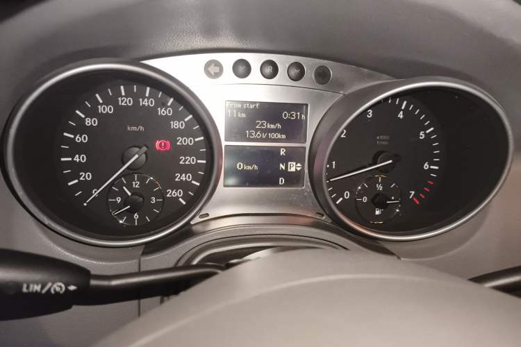 Used Mercedes-Benz M-Class 2010 ML 300 4MATIC Instrument Cluster