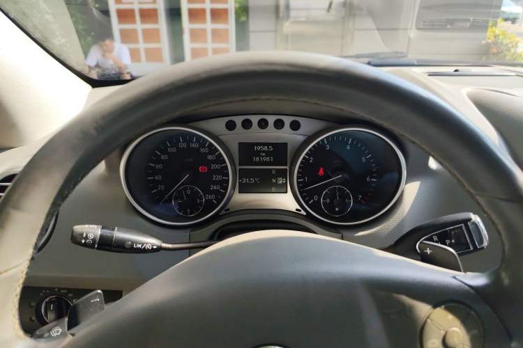 Used Mercedes-Benz M-Class 2010 ML 300 4MATIC Instrument Cluster