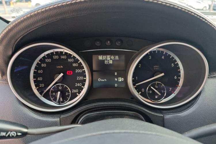 Used Mercedes-Benz M-Class 2010 ML 350 4MATIC Luxury Model Instrument Cluster