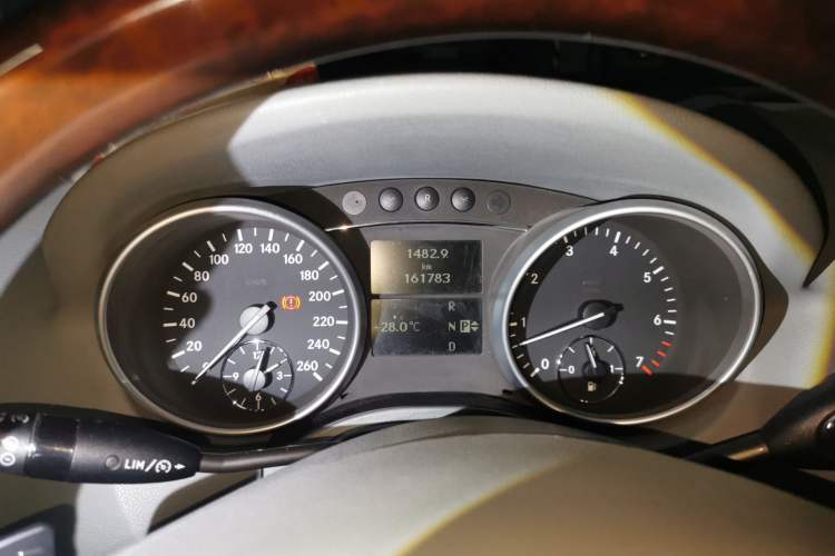 Used Mercedes-Benz M-Class 2010 ML 350 4MATIC Luxury Model Instrument Cluster