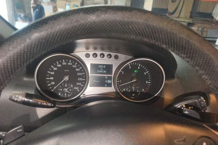 Used Mercedes-Benz M-Class 2010 ML 300 4MATIC Instrument Cluster