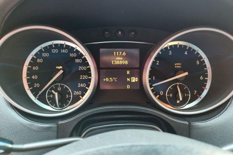 Used Mercedes-Benz M-Class 2010 ML 500 4MATIC Special Edition Instrument Cluster