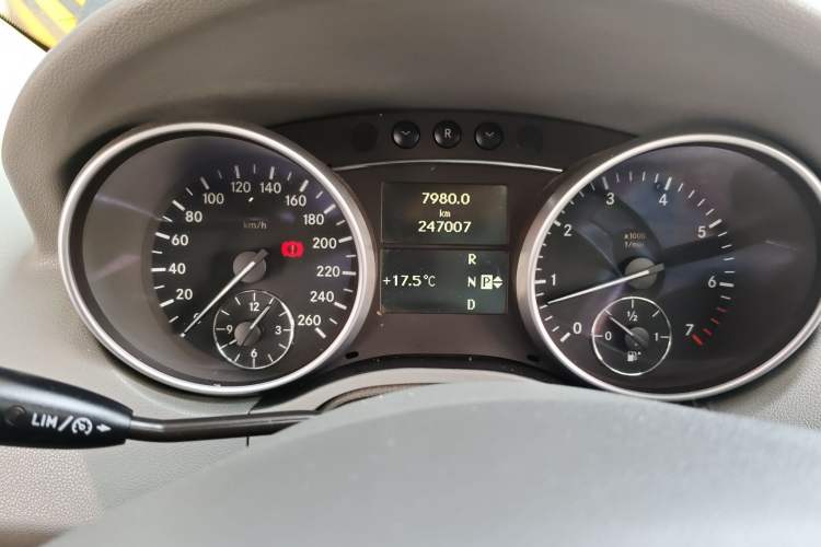Used Mercedes-Benz M-Class 2010 ML 350 4MATIC Luxury Model Instrument Cluster