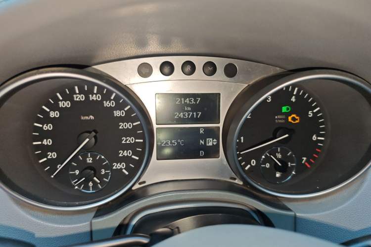 Used Mercedes-Benz M-Class 2010 ML 300 4MATIC Instrument Cluster
