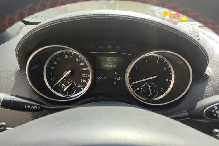 Used Mercedes-Benz M-Class 2010 ML 350 4MATIC Luxury Special Edition Instrument Cluster