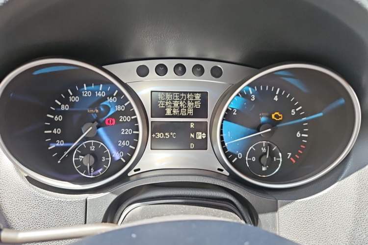 Used Mercedes-Benz M-Class 2010 ML 300 4MATIC Instrument Cluster