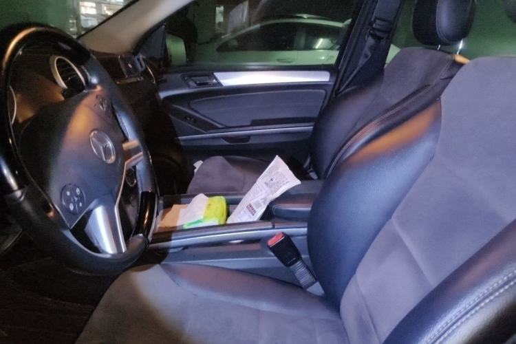 Used Mercedes-Benz M-Class 2010 ML 300 4MATIC Left Front Seat
