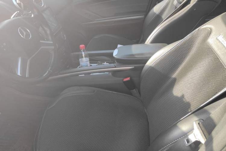Used Mercedes-Benz M-Class 2010 ML 300 4MATIC Left Front Seat