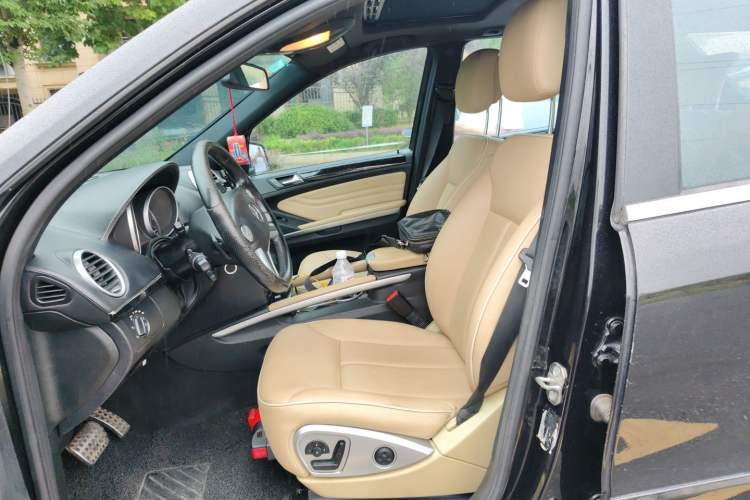 Used Mercedes-Benz M-Class 2010 ML 350 4MATIC Luxury Model Left Front Seat