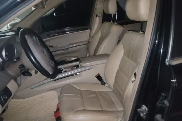 Used Mercedes-Benz M-Class 2010 ML 350 4MATIC Luxury Model Left Front Seat