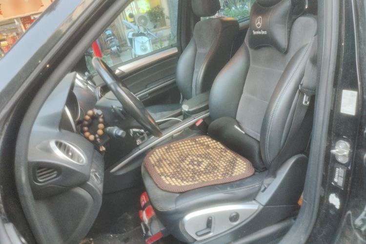 Used Mercedes-Benz M-Class 2010 ML 300 4MATIC Left Front Seat