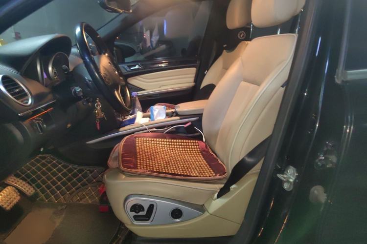 Used Mercedes-Benz M-Class 2010 ML 350 4MATIC Luxury Special Edition Left Front Seat