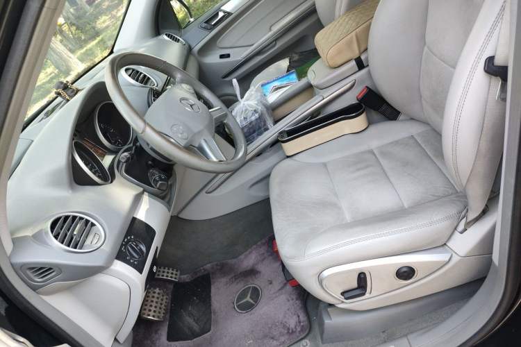 Used Mercedes-Benz M-Class 2010 ML 300 4MATIC Left Front Seat