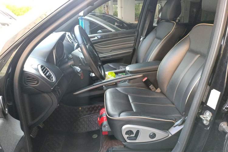 Used Mercedes-Benz M-Class 2010 ML 350 4MATIC Luxury Special Edition Left Front Seat