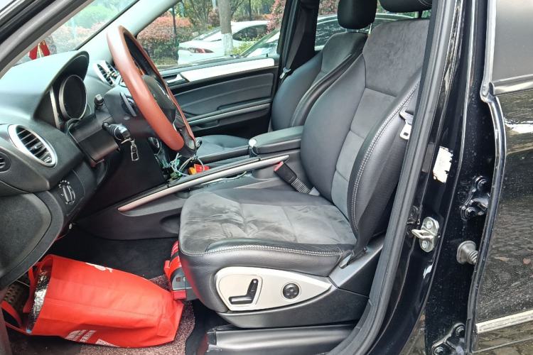 Used Mercedes-Benz M-Class 2010 ML 300 4MATIC Left Front Seat