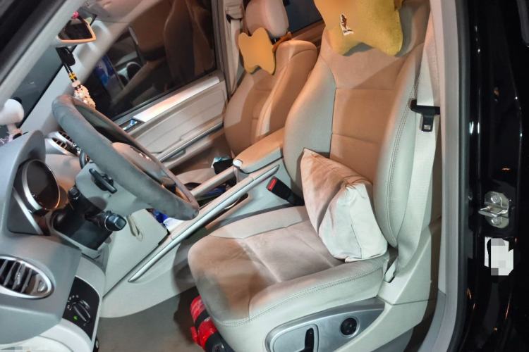 Used Mercedes-Benz M-Class 2010 ML 300 4MATIC Left Front Seat
