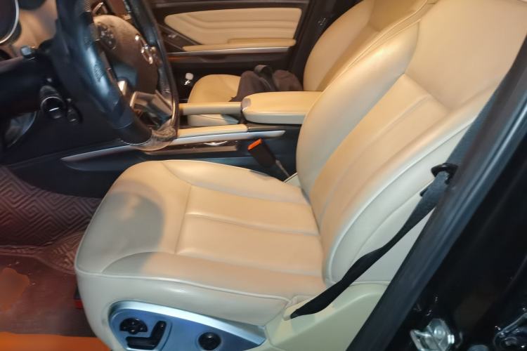 Used Mercedes-Benz M-Class 2010 ML 350 4MATIC Luxury Special Edition Left Front Seat