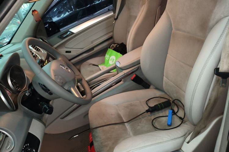 Used Mercedes-Benz M-Class 2010 ML 300 4MATIC Left Front Seat