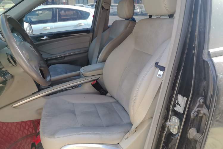 Used Mercedes-Benz M-Class 2010 ML 300 4MATIC Left Front Seat