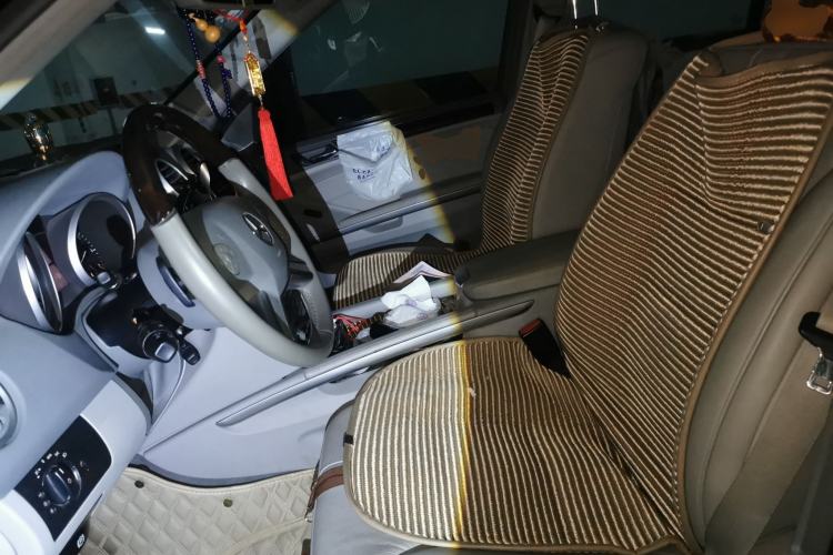 Used Mercedes-Benz M-Class 2010 ML 350 4MATIC Luxury Model Left Front Seat