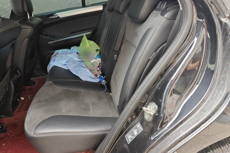 Used Mercedes-Benz M-Class 2010 ML 300 4MATIC Left Rear Seat