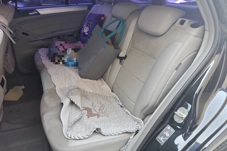 Used Mercedes-Benz M-Class 2010 ML 300 4MATIC Left Rear Seat