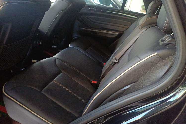 Used Mercedes-Benz M-Class 2010 ML 350 4MATIC Luxury Special Edition Left Rear Seat