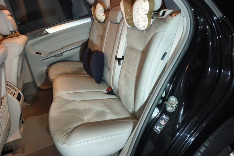 Used Mercedes-Benz M-Class 2010 ML 300 4MATIC Left Rear Seat