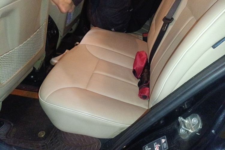 Used Mercedes-Benz M-Class 2010 ML 350 4MATIC Luxury Model Left Rear Seat