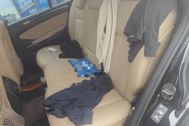 Used Mercedes-Benz M-Class 2010 ML 350 4MATIC Luxury Model Left Rear Seat
