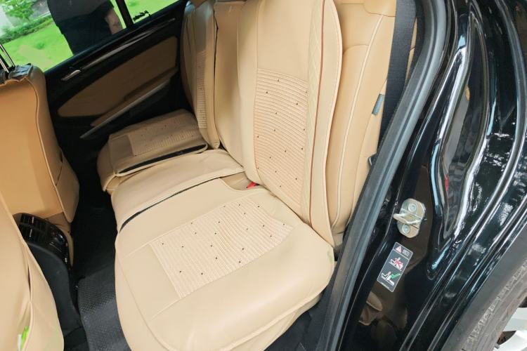 Used Mercedes-Benz M-Class 2010 ML 350 4MATIC Luxury Model Left Rear Seat