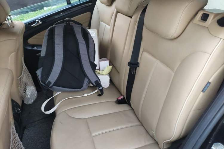Used Mercedes-Benz M-Class 2010 ML 350 4MATIC Luxury Special Edition Left Rear Seat