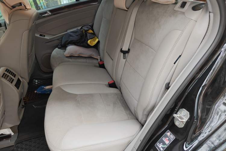 Used Mercedes-Benz M-Class 2010 ML 300 4MATIC Left Rear Seat
