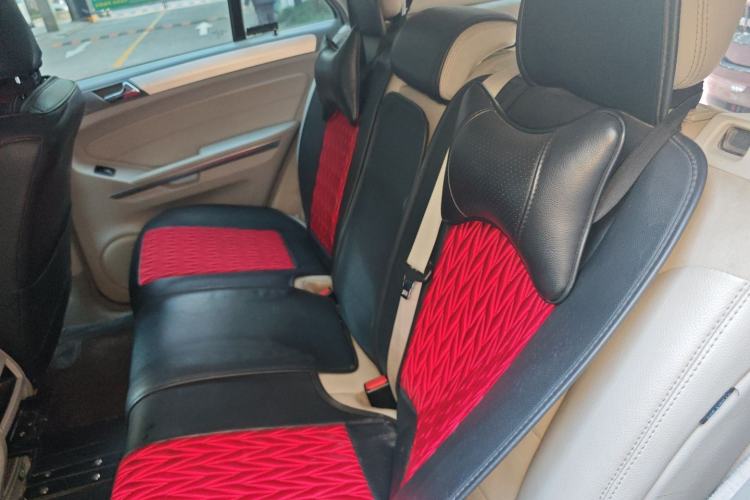 Used Mercedes-Benz M-Class 2010 ML 300 4MATIC Left Rear Seat