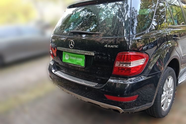 Used Mercedes-Benz M-Class 2010 ML 300 4MATIC Rear