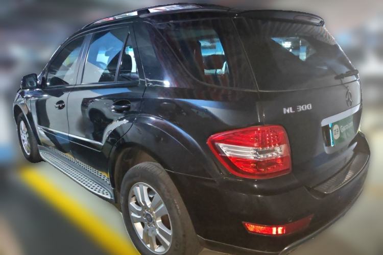 Used Mercedes-Benz M-Class 2010 ML 300 4MATIC Rear Left 45 Deg