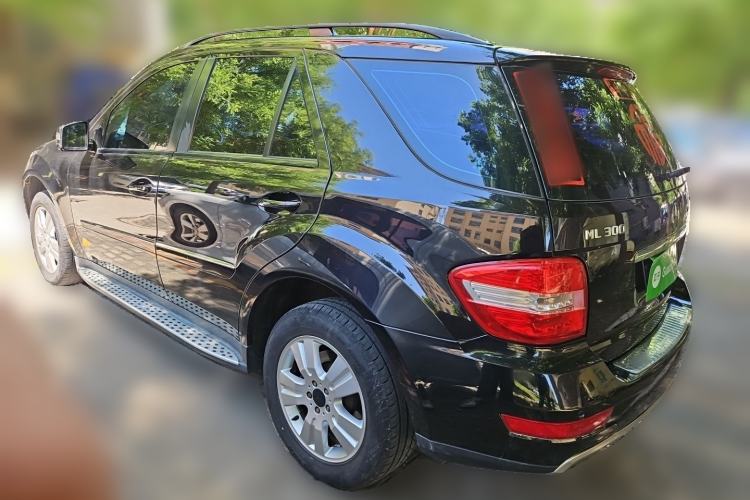 Used Mercedes-Benz M-Class 2010 ML 300 4MATIC Rear Left 45 Deg
