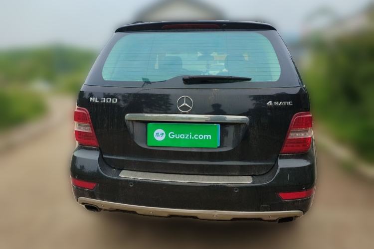Used Mercedes-Benz M-Class 2010 ML 300 4MATIC Rear