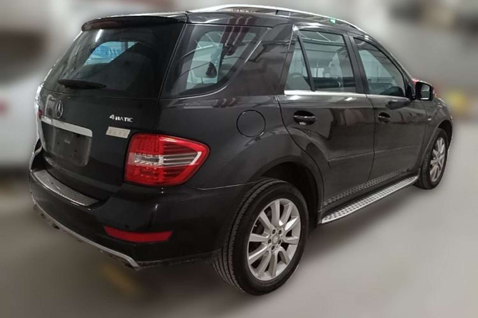 Used Mercedes-Benz M-Class 2010 ML 350 4MATIC Luxury Model Rear Right 45 Deg