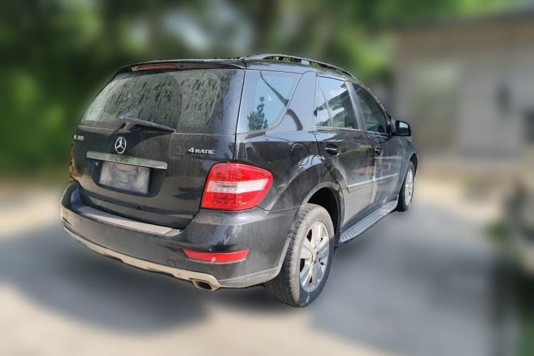 Used Mercedes-Benz M-Class 2010 ML 300 4MATIC Rear Right 45 Deg